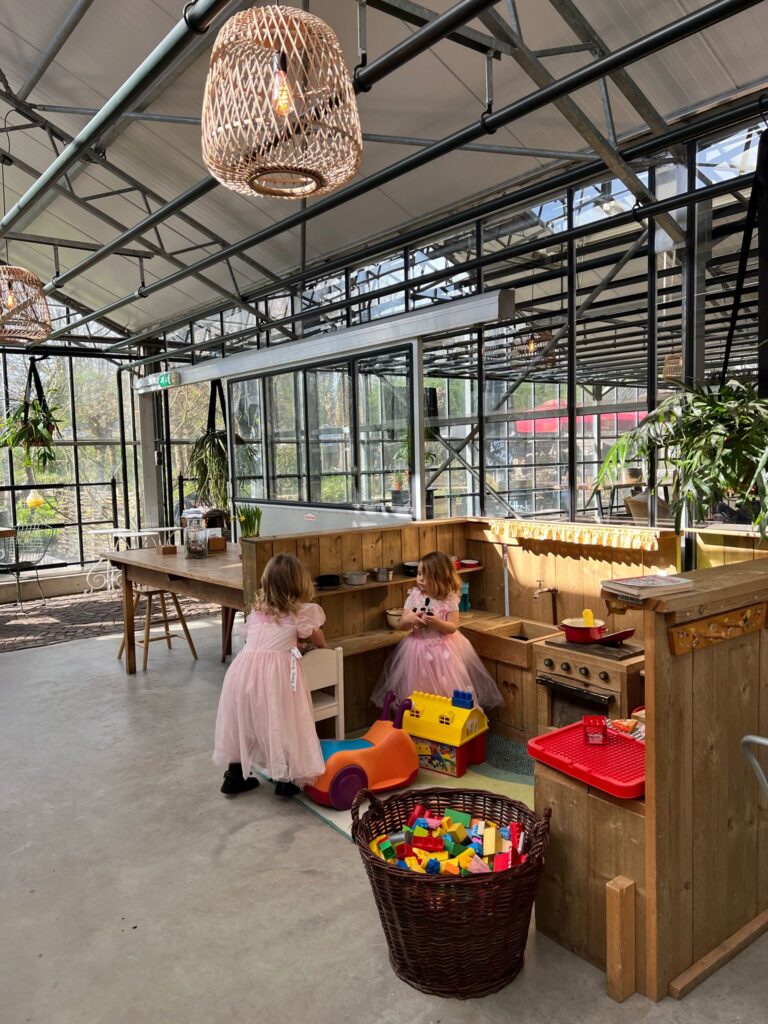 Horeca met speeltuin en speelhoek